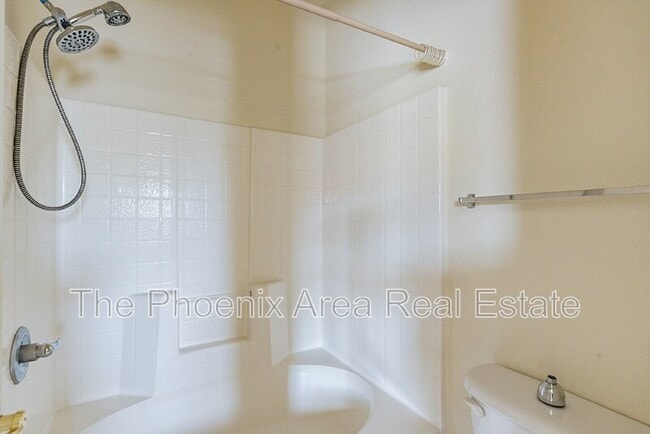 Building Photo - 2600 E Springfield Pl