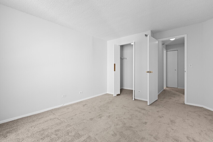 Building Photo - 195 N Harbor Dr