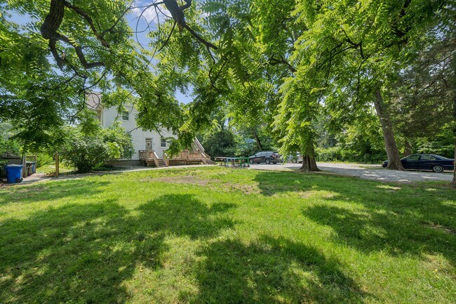 Building Photo - 7410 Columbia Ave