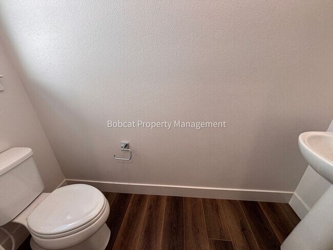 Building Photo - 1112 Little Ln