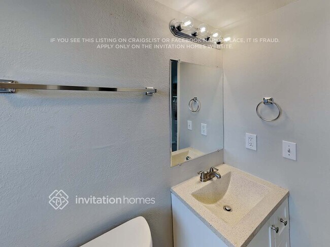 Building Photo - 15062 Kelly Pl