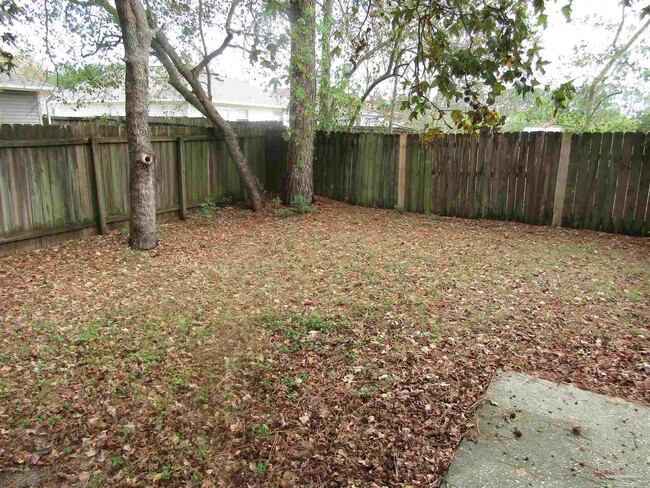 Building Photo - 420 Oak Knoll Ln