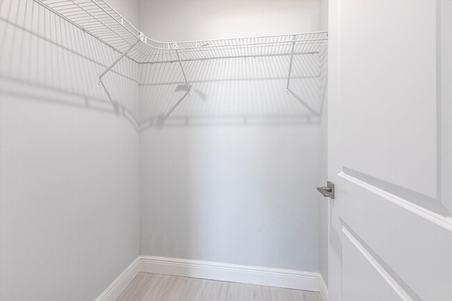 Building Photo - BRAND NEW Construction, 3 bed / 2 bath Ren...