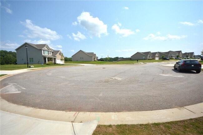 Building Photo - 547 Hellen Vly Dr