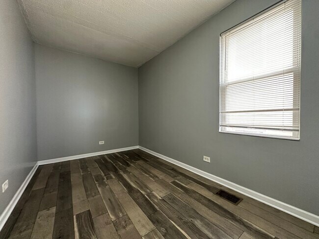 Building Photo - 2301 N Lockwood Ave