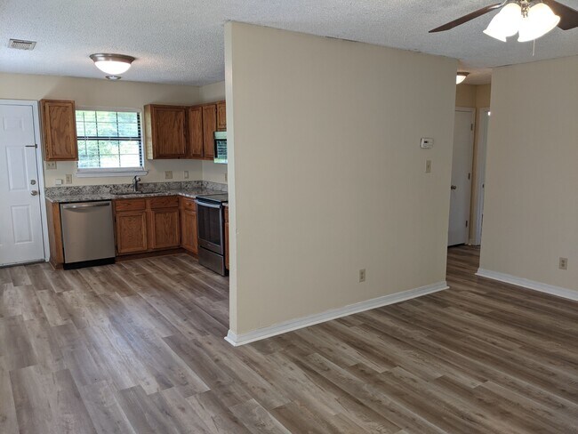 Building Photo - 1406 Hartje Ln