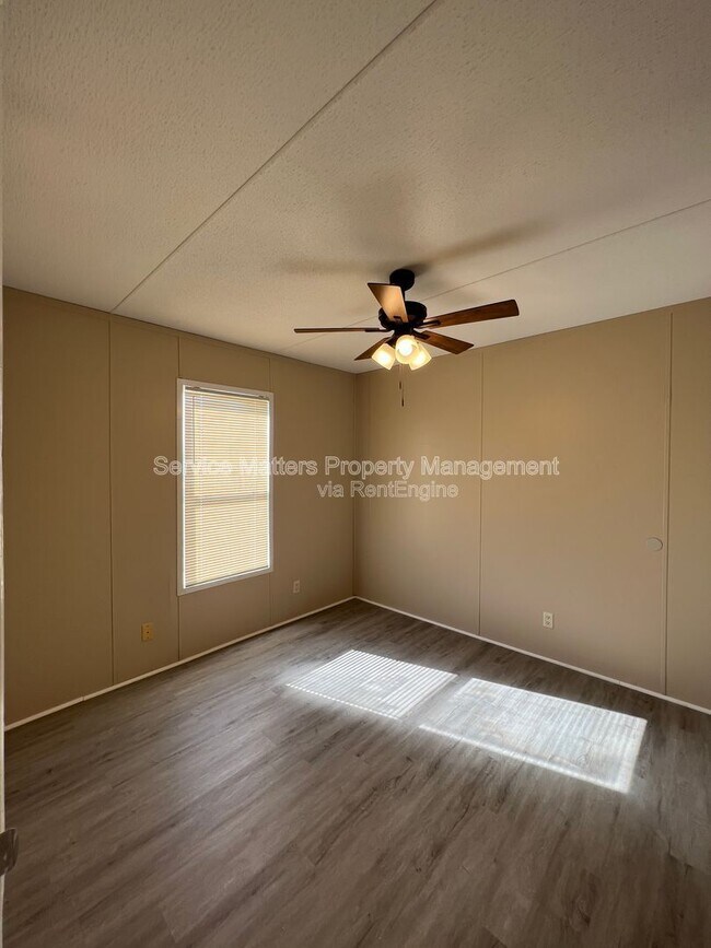 Building Photo - 4825 Douglas Dr