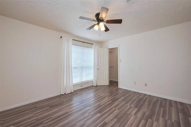 Building Photo - 2030 Plantation Dr