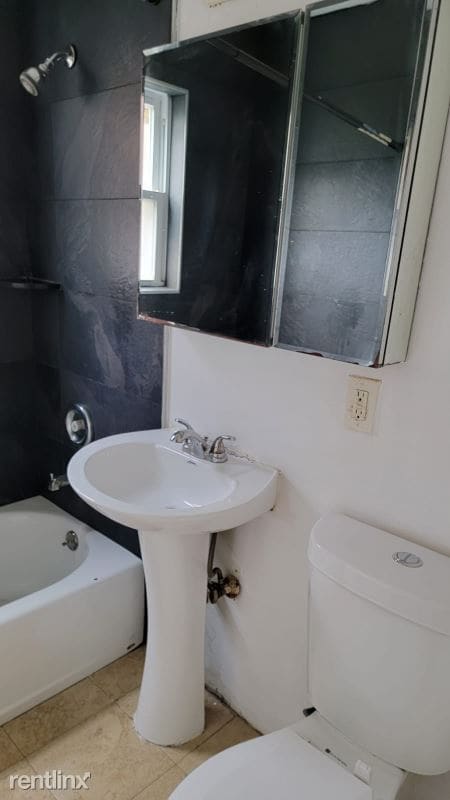 Building Photo - 1 br, 1 bath Condo - 55 Gill Lane 5 Unit 5