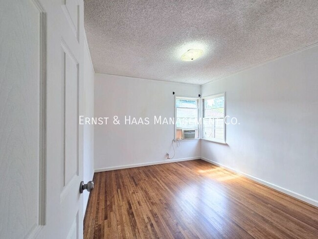 Building Photo - 1067 Ximeno Ave