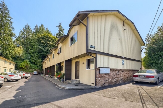 Building Photo - 6931 Rainier Dr