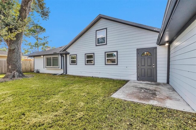Building Photo - 9723 Moorberry Ln