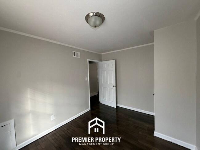 Building Photo - 1731 Capri Rd