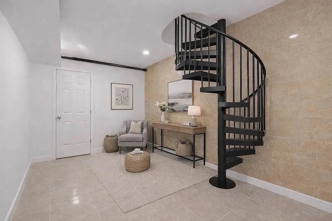 Building Photo - 518 E 83rd St