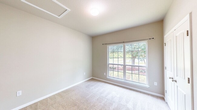 Building Photo - We are offering a November move-in special...