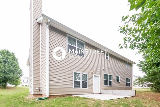 Building Photo - 4 Bedroom Pet-Friendly Home in Douglasville, GA with Main Street Renewal