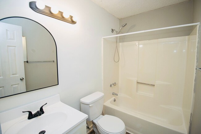 Building Photo - 2 Bedroom, 2 Bath Condo at Village Creek -...