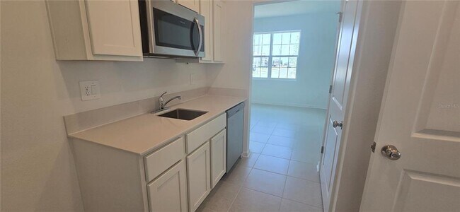 Building Photo - 2451 Bluestone Rd