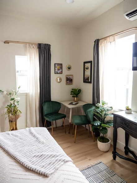 Building Photo - 3413 W Sunset Ave