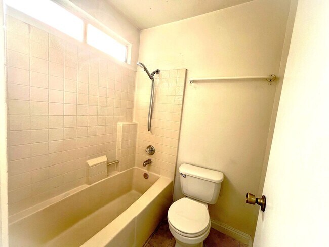 Building Photo - 2-Bedroom, 2-Bath Upstairs Condo Unit in Gated Pomona Community, Water/Trash/HOA Included!