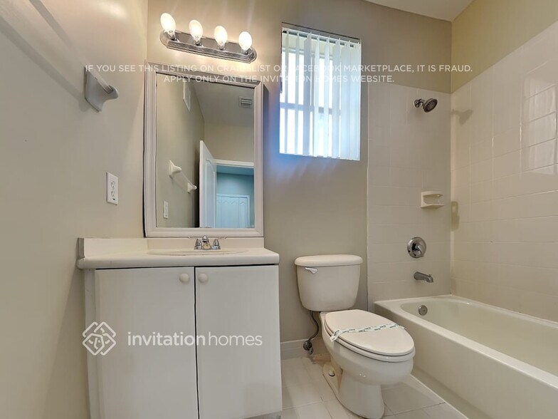 Building Photo - 15050 SW 9th Terrace