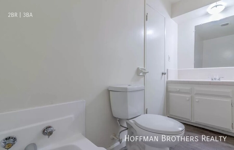 Building Photo - 3616 Dana St