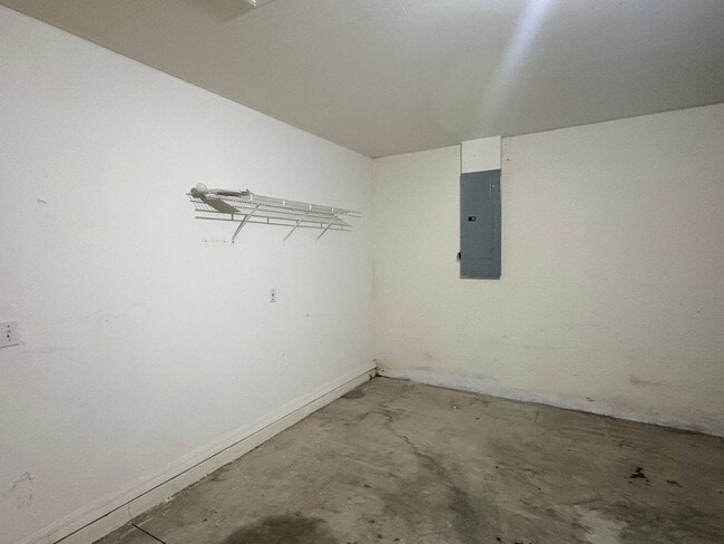 Building Photo - 1732 SW 21st Ln