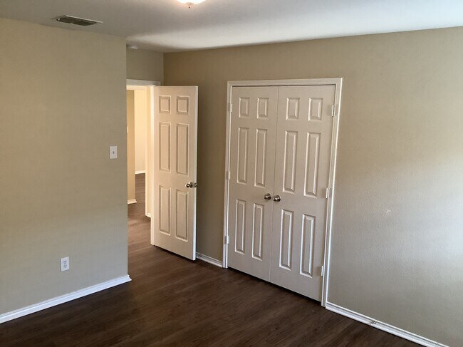 Building Photo - 1741 Trego Dr