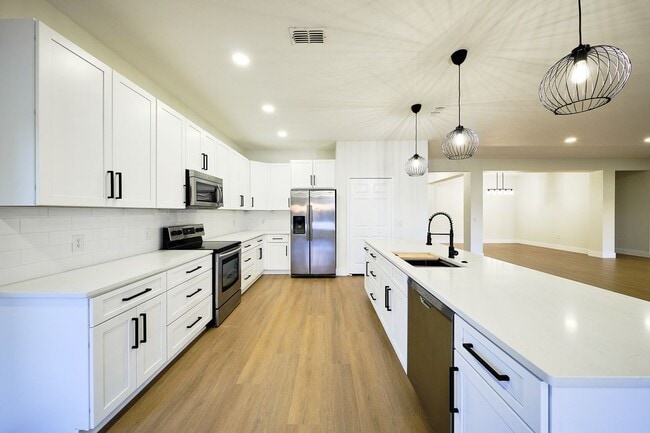 Building Photo - 3600 Harbor Isles Ct