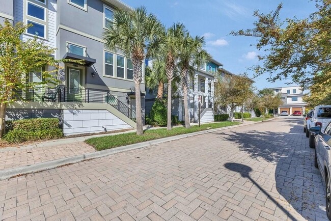 Building Photo - 8443 Karrer Ter