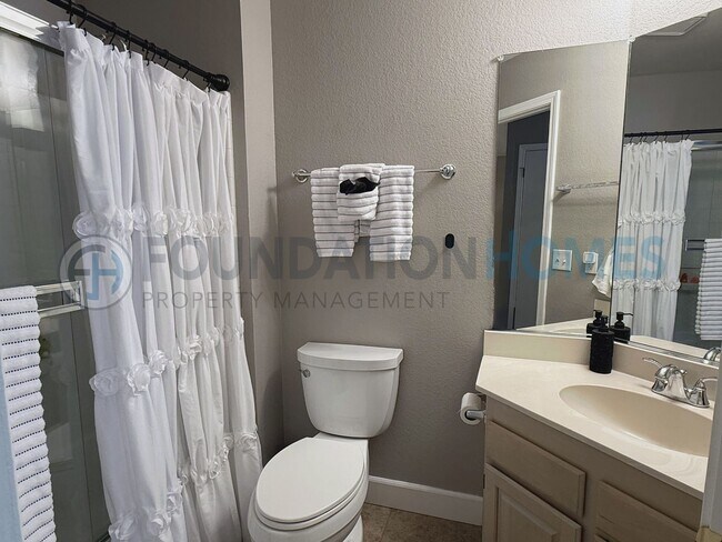 Building Photo - 38 Bridle Path Ln