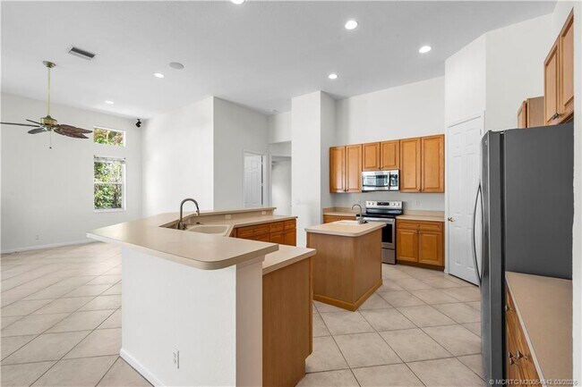 Building Photo - 2529 SW Park Meadows Trail