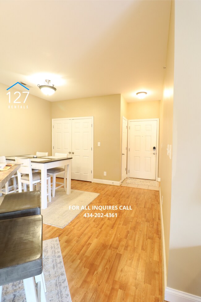 Building Photo - 3-Bedroom, 2-Bath with Pool Access, Private Patio & Walkable Dining!