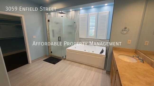 Building Photo - 3059 Enfield St