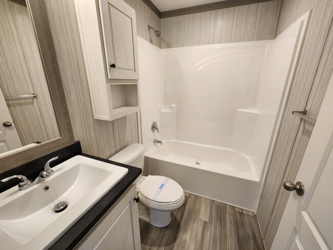 Building Photo - 3617 N Grand Ave E