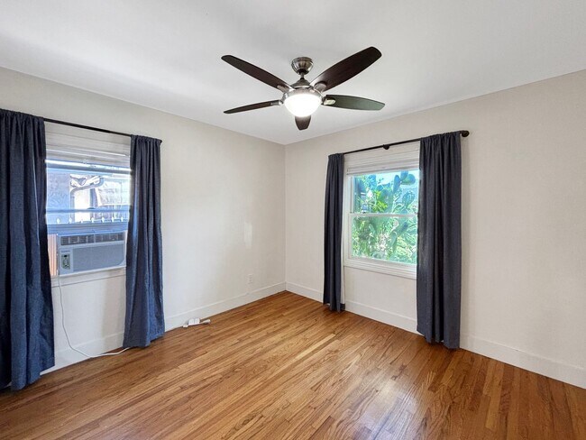 Building Photo - Beautiful 3BD/3BA House in Talmadge w/ ADU...