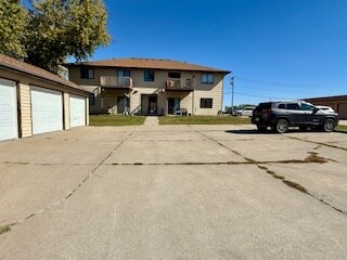 Onsite Parking & Garages - 509 N 1st St