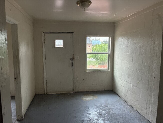 Building Photo - 131 B St