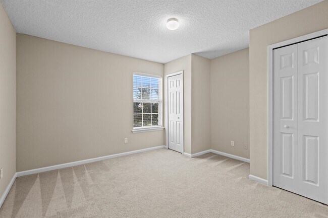Building Photo - 310 Scrub Jay Dr