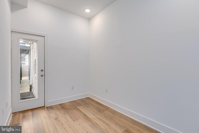 Building Photo - 1535 N 6th St