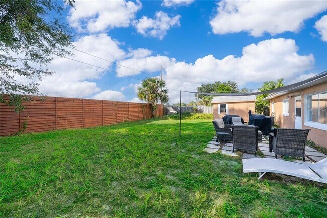 Building Photo - 814 Malone Dr