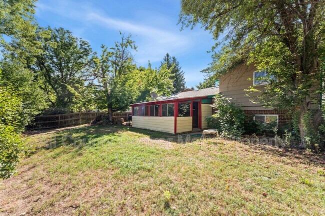 Building Photo - 11741 W 70th Pl