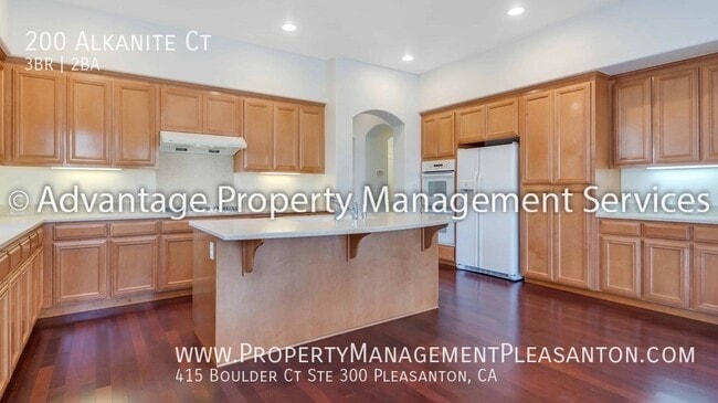 Building Photo - 200 Alkanite Ct