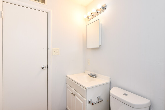 Bathroom (1) - Pacolet