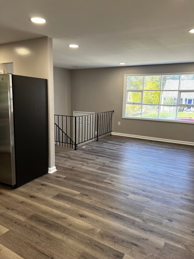 Building Photo - 14371 Springbrook Ct