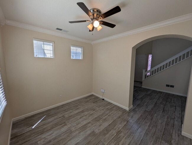 Building Photo - Well-Appointed Fairfield 3/2.5 Home with E...