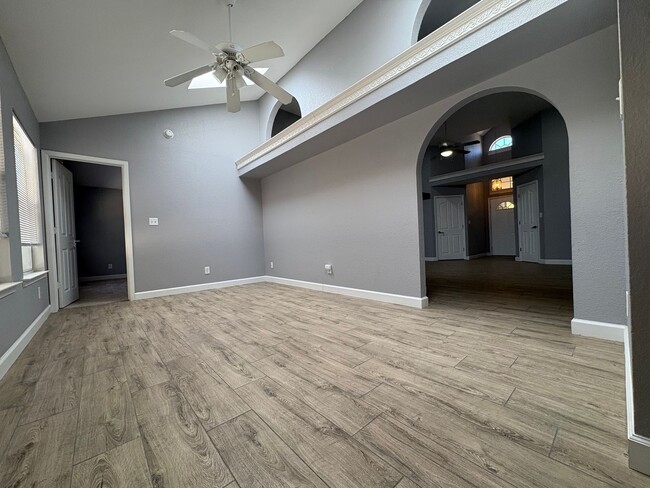 Building Photo - Home for Rent in Horizon by the Golf Course