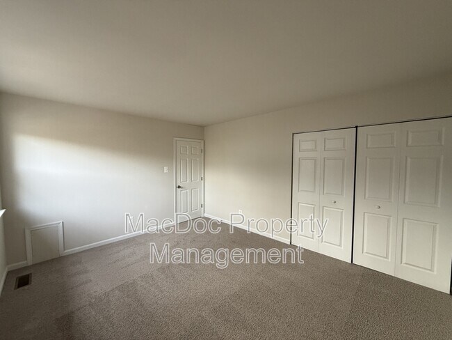 Building Photo - 406 Rann Ct
