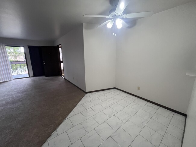 Building Photo - 6179 W Cold Spring Rd