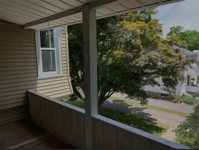 Building Photo - 1418 Farmington Ave